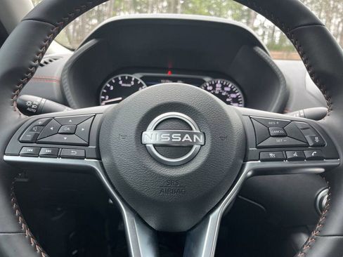 Certified 2025 Nissan Sentra SR image 9