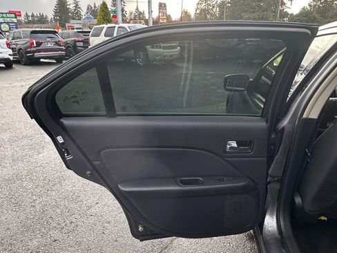 Used 2011 Ford Fusion SE image 14