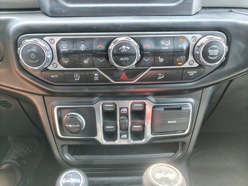 Used 2020 Jeep Wrangler Unlimited Sport S AWD/4WD image 26