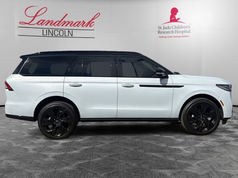 Certified 2025 Lincoln Navigator Black Label image 6