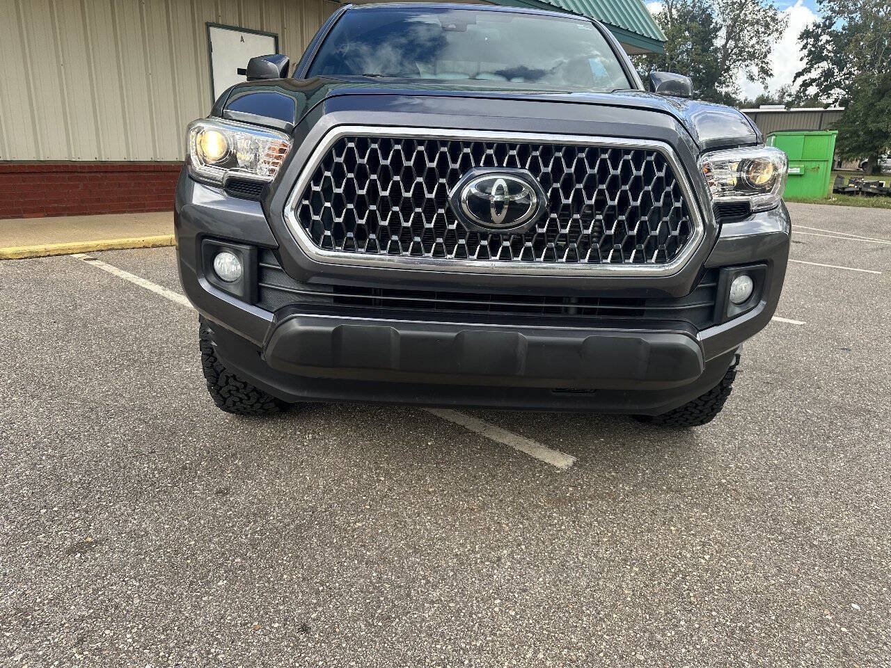 Used 2019 Toyota Tacoma TRD Off-Road AWD/4WD image 8