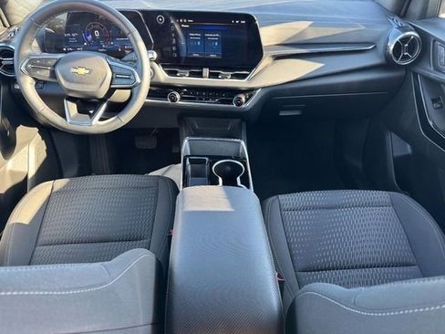 Used 2025 Chevrolet Equinox LT AWD/4WD image 15