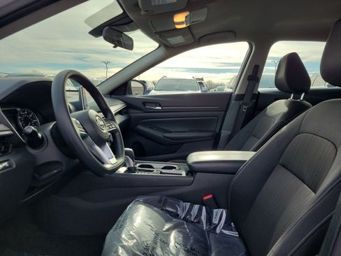 Used 2024 Nissan Altima 2.5 SV image 15