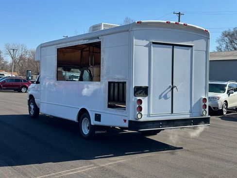 Used 2015 Ford E-450 and Econoline 450 Super Duty w/ Shuttle Bus Prep Package RWD image 4