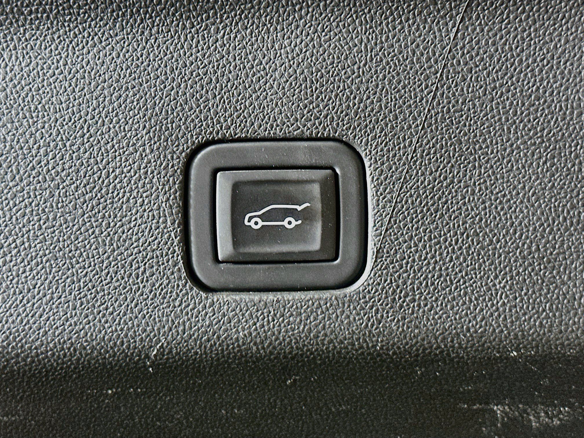 Used 2023 Chevrolet Tahoe Premier RWD image 30