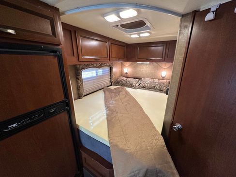 Used 2014 Ford E-350 and Econoline 350 Super Duty Wagon w/ Motorhome Prep Package image 37