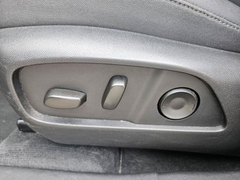 Certified 2025 Chevrolet Equinox LT w/ Convenience Package II FWD image 9