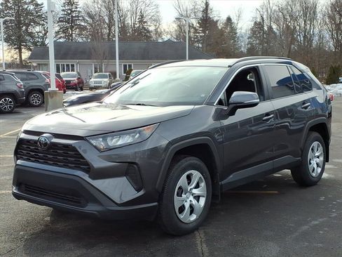 Used 2019 Toyota RAV4 LE image 3
