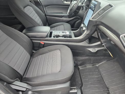 Used 2022 Ford Edge SE image 10