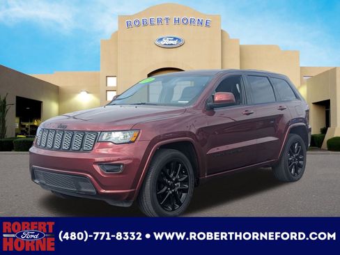 Used 2020 Jeep Grand Cherokee Altitude image 1