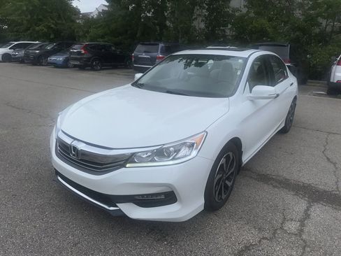 Used 2017 Honda Accord EX image 15