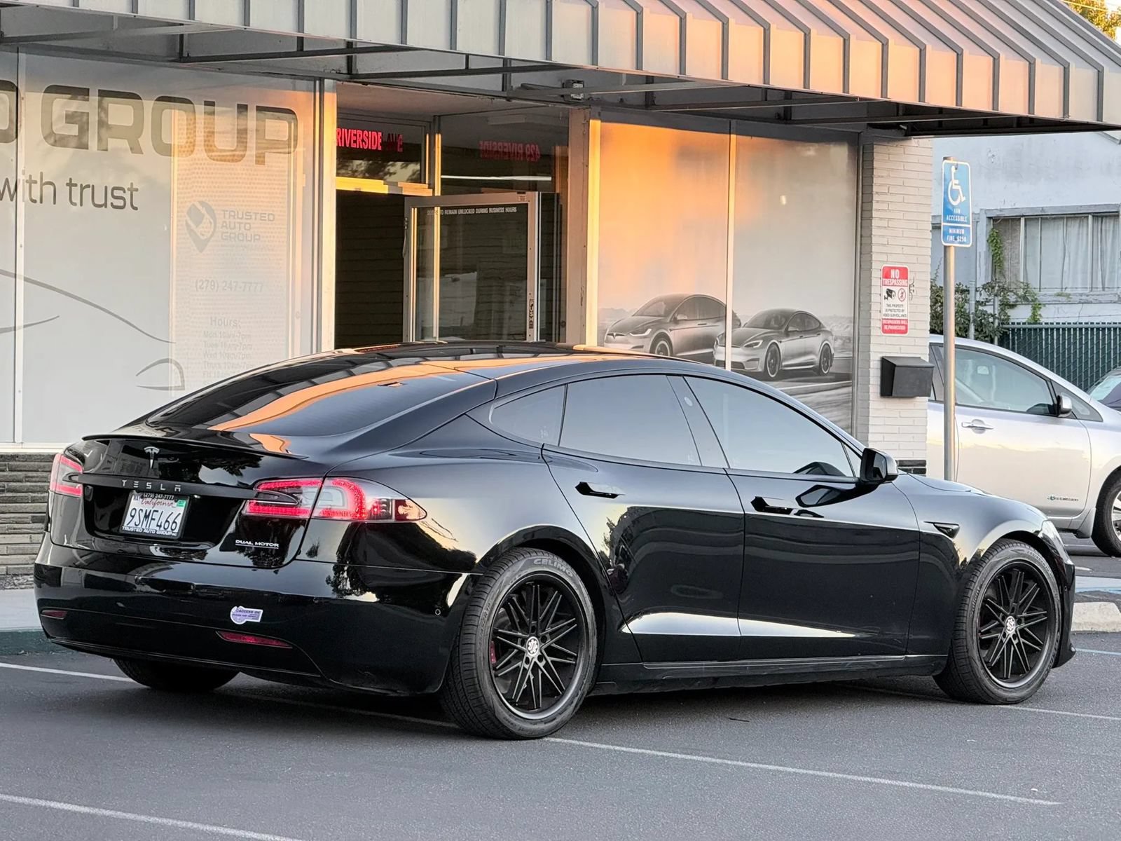 Used 2019 Tesla Model S 100D AWD/4WD image 9