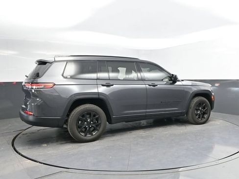 Used 2024 Jeep Grand Cherokee L Laredo AWD/4WD image 2