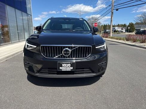 Certified 2025 Volvo XC40 B5 Plus AWD/4WD image 7