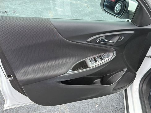 Used 2018 Chevrolet Malibu LT FWD image 16
