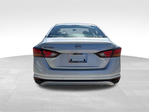 Used 2023 Nissan Altima 2.5 S FWD image 6