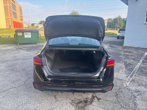 Used 2025 Nissan Altima 2.5 SV FWD image 32