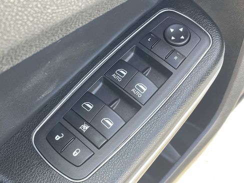 Used 2023 Chrysler 300 S image 13