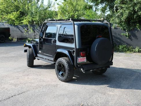 Used 2004 Jeep Wrangler Rubicon w/ Dual Top Group AWD/4WD image 3