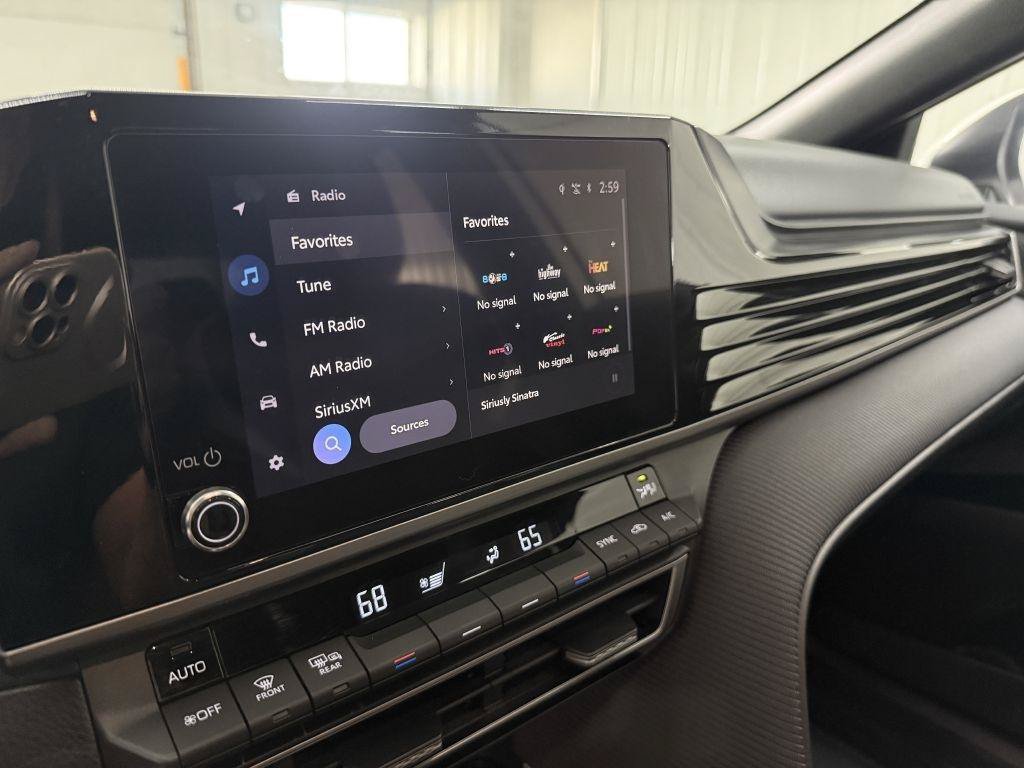 Used 2025 Toyota Camry SE FWD image 21
