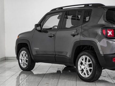 Used 2019 Jeep Renegade Latitude w/ Popular Equipment Group image 58