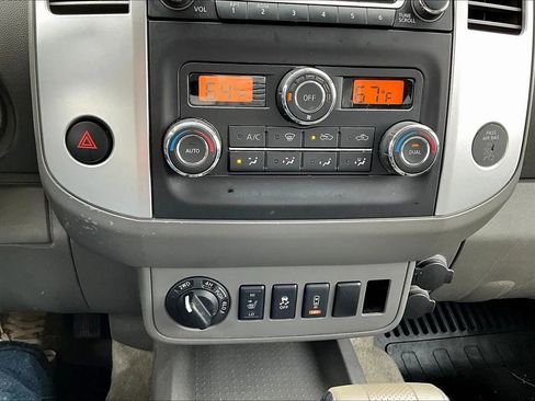Used 2015 Nissan Frontier SV w/ SV Value Truck Package AWD/4WD image 14