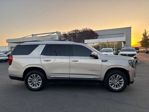 Used 2021 GMC Yukon SLT w/ SLT Luxury Plus Package AWD/4WD image 9