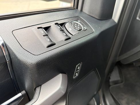 Used 2019 Ford F150 XLT w/ Equipment Group 302A Luxury AWD/4WD image 15