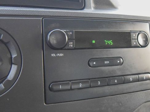 Used 2017 Ford E-450 and Econoline 450 Super Duty image 15