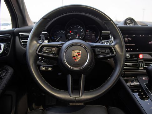 Used 2026 Porsche Macan AWD/4WD image 16