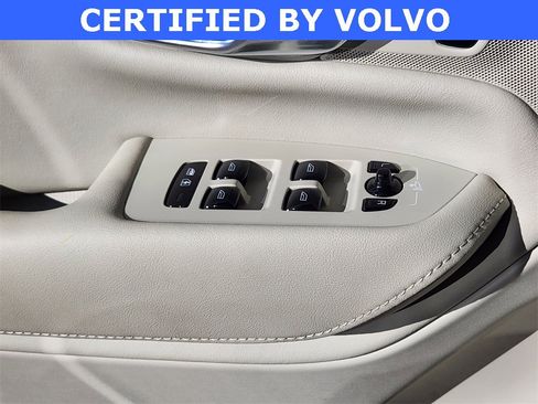 Used 2025 Volvo XC90 B6 Core w/ Protection Package Premier image 11