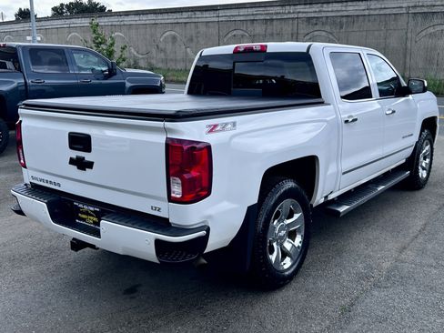 Used 2017 Chevrolet Silverado 1500 LTZ Z71 w/ LTZ Plus Package AWD/4WD image 6