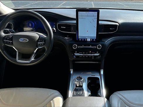 Used 2020 Ford Explorer Platinum w/ Premium Technology Package image 13