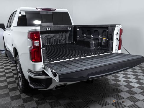 Used 2021 Chevrolet Silverado 1500 RST w/ Convenience Package II AWD/4WD image 16