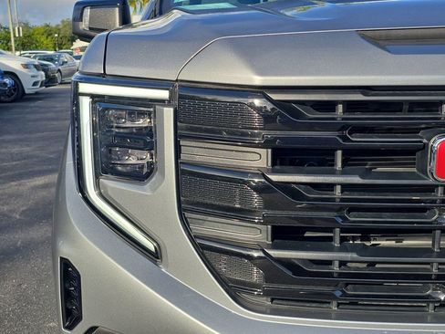 Used 2025 GMC Sierra 1500 Elevation w/ Preferred Package image 11