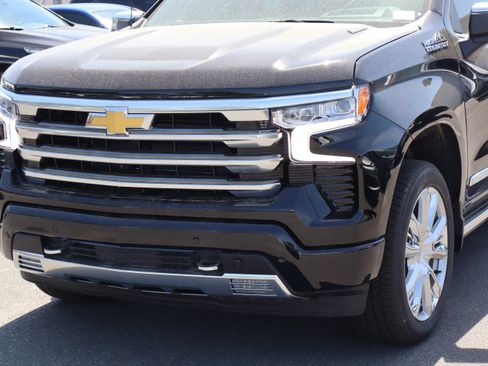 New 2026 Chevrolet Silverado 1500 High Country w/ High Country Premium Package AWD/4WD image 5