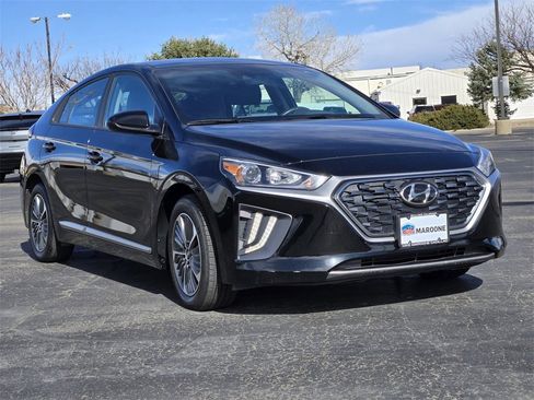 Used 2022 Hyundai Ioniq SE image 2