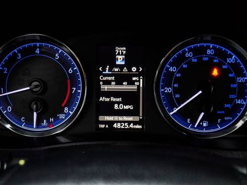 Used 2018 Toyota Corolla FWD image 31
