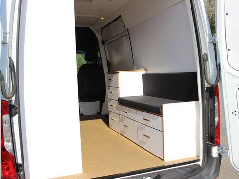 Used 2022 Mercedes-Benz Sprinter 2500 image 10