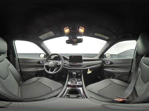 New 2026 Jeep Compass Latitude image 24