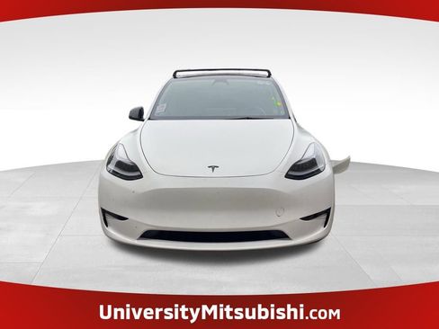 Used 2023 Tesla Model Y Long Range image 1