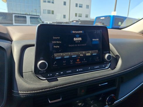 Used 2023 Nissan Rogue S AWD/4WD image 28
