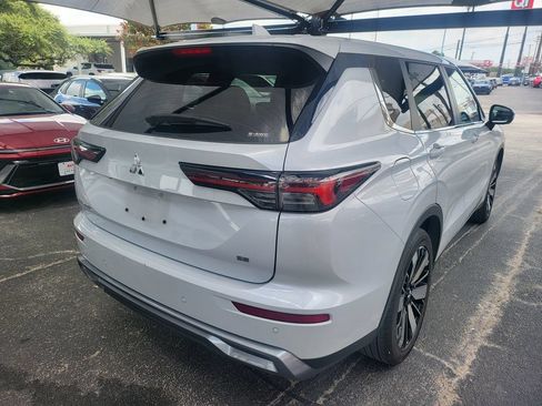 Used 2025 Mitsubishi Outlander SE AWD/4WD image 8