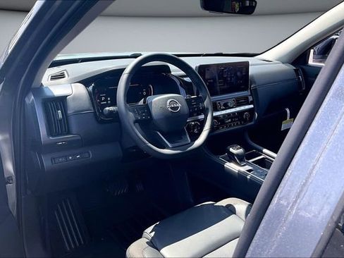 New 2026 Nissan Pathfinder SL FWD image 7