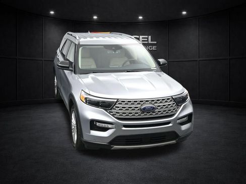 Used 2020 Ford Explorer Limited w/ Hybrid Equipment Group 310A image 46