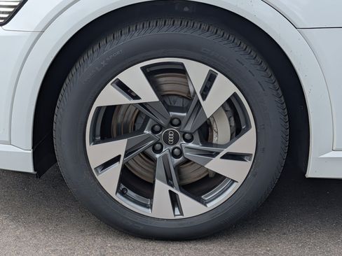 Used 2021 Audi e-tron Premium AWD/4WD image 15