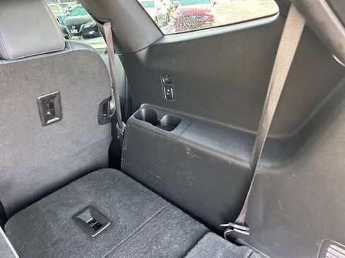 Used 2022 Buick Enclave Premium image 46