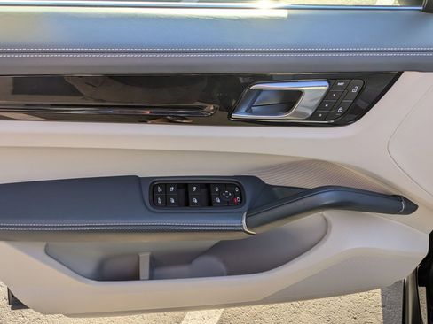 Certified 2023 Porsche Cayenne image 13