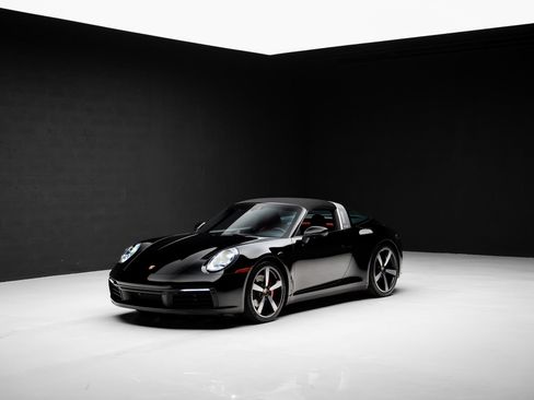 Used 2021 Porsche 911 Targa 4S AWD/4WD image 4