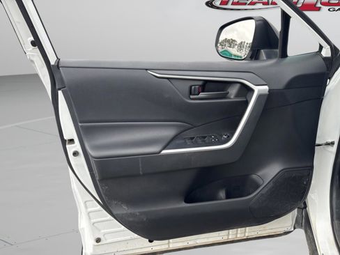 Certified 2020 Toyota RAV4 LE image 23